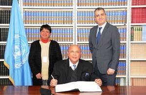 Madagascar-signing-29-12-2015--1451429669808-DSC_2011